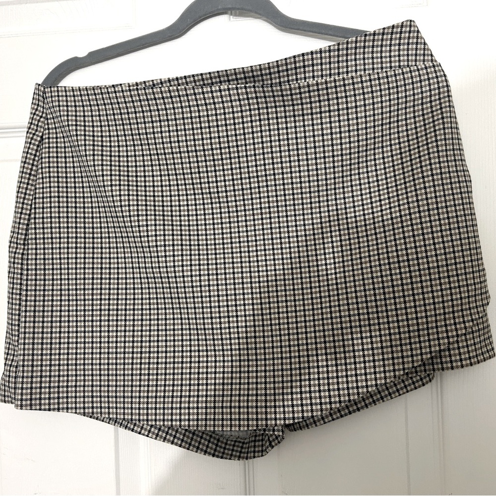Stradivarius Plaid Skort